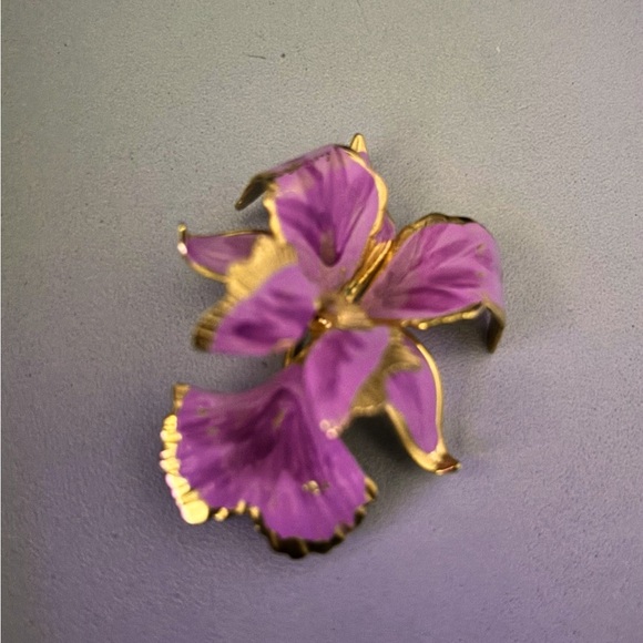 Floral Enamel Brooch Pin, Purple Flower Brooch, - Picture 1 of 1